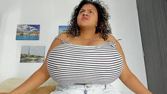 Snapshot of bigmom69_ chatting on October 12, 6:20 pm bigmom69 online show from October 12, 6:20 pm