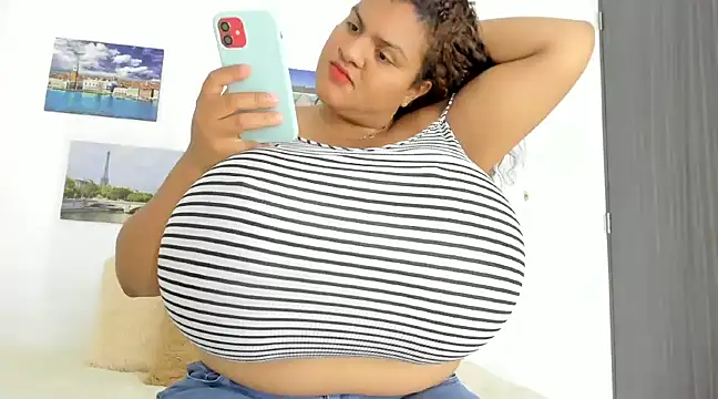 Snapshot of bigmom69_ chatting on February 4, 7:55 pm bigmom69 online show from February 4, 7:55 pm