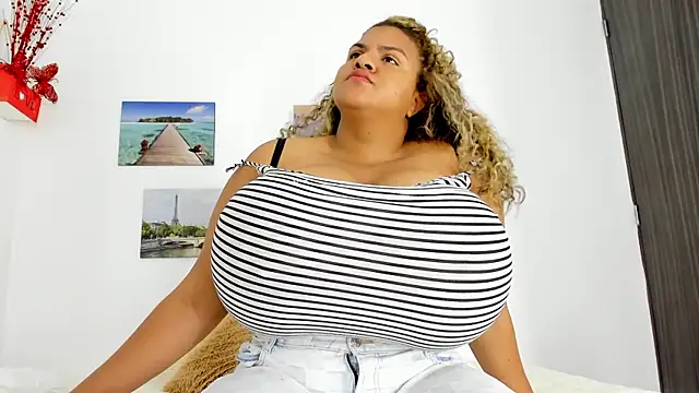 Snapshot of bigmom69_ chatting on December 16, 12:09 pm bigmom69 online show from December 16, 12:09 pm