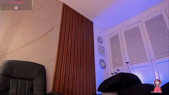 Snapshot of Emiilycollins chatting on February 4, 4:51 am Emiilycollins online show from February 4, 4:51 am