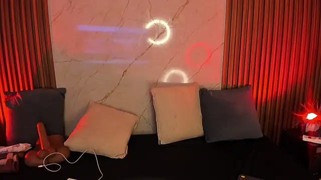 Emiilycollins online show from January 30, 11:13 pm