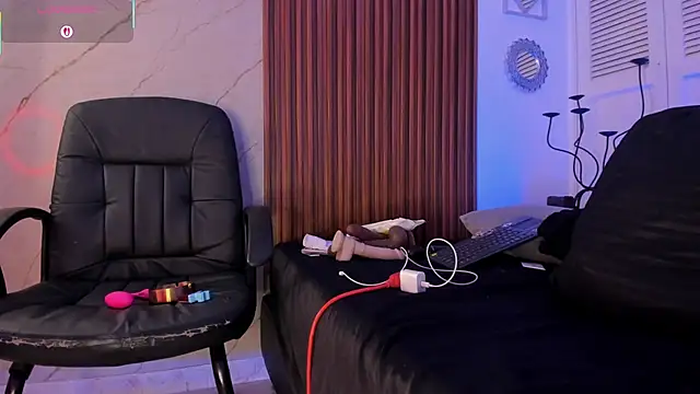 Snapshot of Emiilycollins chatting on February 3, 5:38 am Emiilycollins online show from February 3, 5:38 am