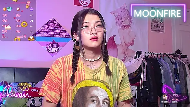 Snapshot of moonfiredancer chatting on January 13, 3:21 am moonfiredancer online show from January 13, 3:21 am