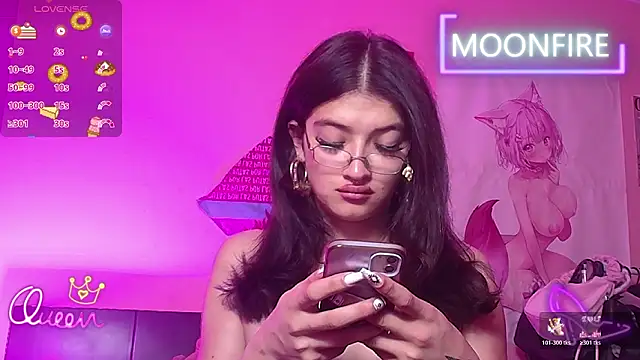 Snapshot of moonfiredancer chatting on February 17, 4:32 am moonfiredancer online show from February 17, 4:32 am