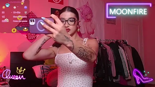 moonfiredancer online show from April 30, 2:51 am