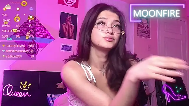 moonfiredancer online show from April 2, 1:13 am