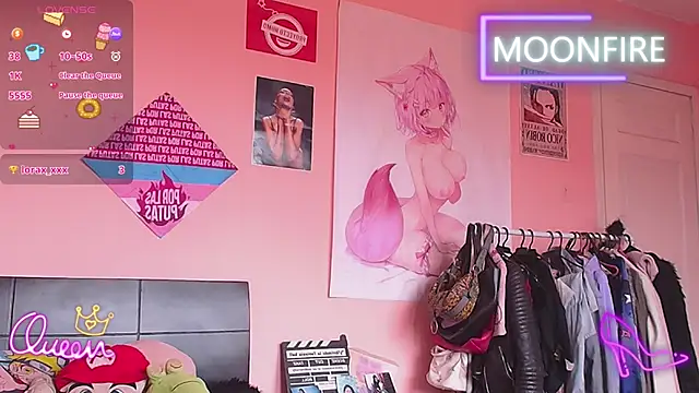 Snapshot of moonfiredancer chatting on January 13, 3:27 pm moonfiredancer online show from January 13, 3:27 pm