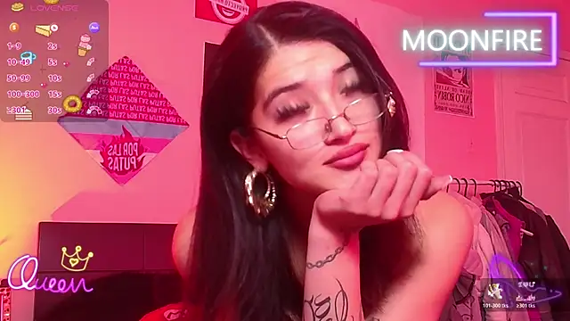 moonfiredancer online show from April 23, 12:29 pm