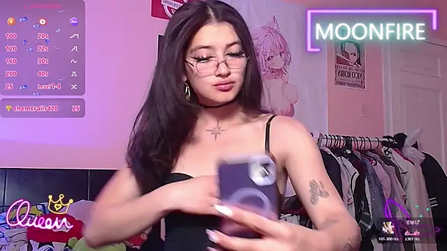 Snapshot of moonfiredancer chatting on January 9, 4:19 am moonfiredancer online show from January 9, 4:19 am