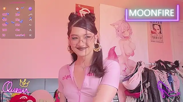 Snapshot of moonfiredancer chatting on January 7, 12:32 pm moonfiredancer online show from January 7, 12:32 pm