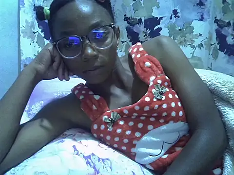 ElianeHot online show from April 12, 6:44 pm