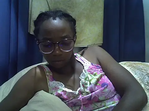 ElianeHot online show from March 23, 7:47 pm