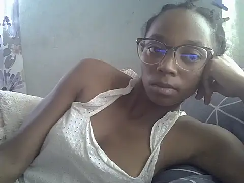 ElianeHot online show from April 9, 8:42 am