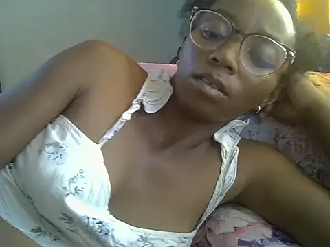 ElianeHot online show from March 25, 10:47 am