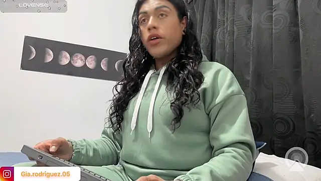 Snapshot of Ariana_Rodriguez_ chatting on July 5, 4:30 am Ariana Rodriguez online show from July 5, 4:30 am