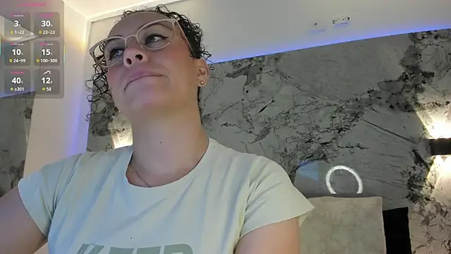 LIZ HOLMES online show from December 22, 10:48 am