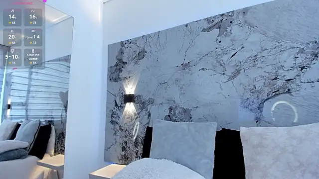 LIZ HOLMES online show from November 27, 12:05 pm