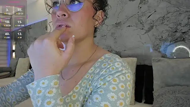 LIZ HOLMES online show from December 23, 10:58 am