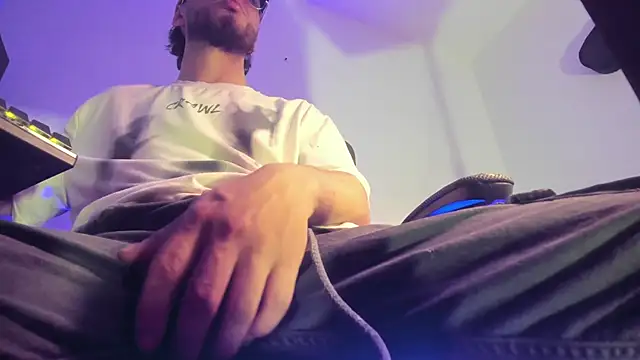 s sven03 online show from November 29, 2:01 am