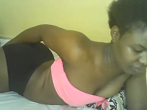 Snapshot of princess-maira chatting on June 26, 8:09 am princess-maira online show from June 26, 8:09 am