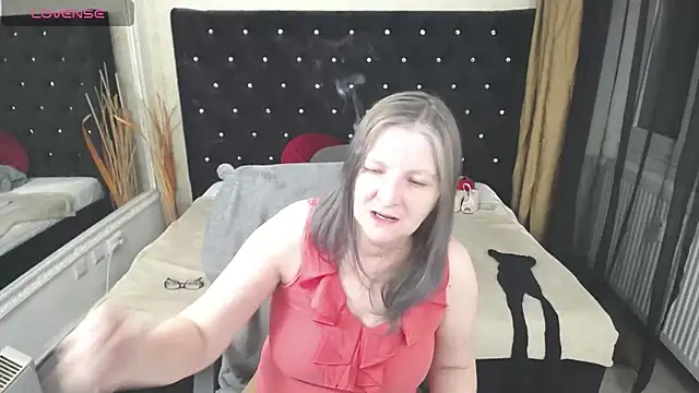 Lilly hott online show from February 27, 7:04 pm