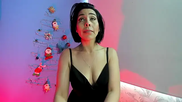 AdelleLennox cg online show from December 18, 2:28 pm