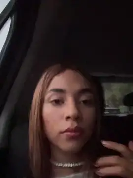 pretty pettite online show from December 22, 11:05 pm