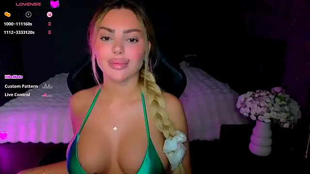 babyleilaa online show from May 24, 7:58 pm