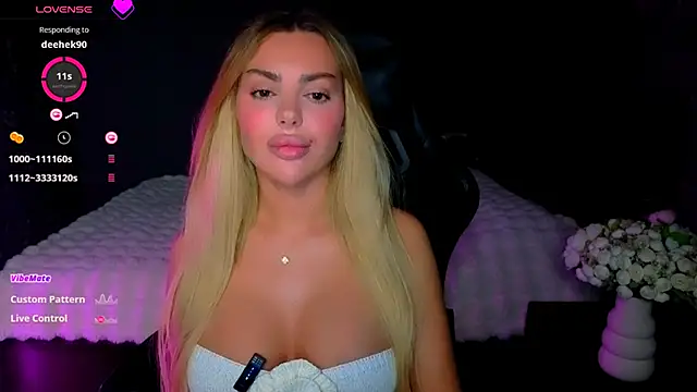 babyleilaa online show from May 22, 8:07 pm