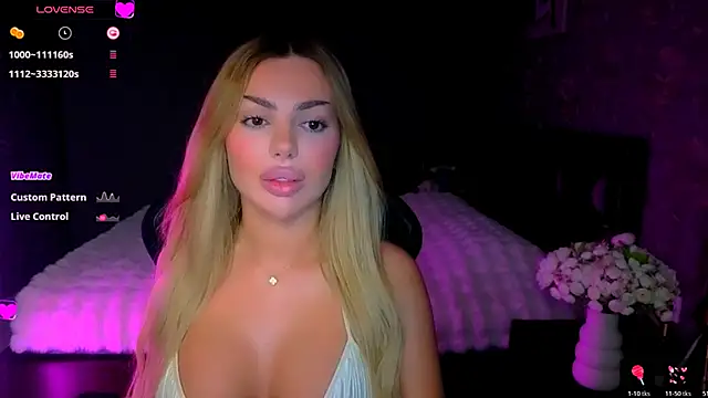 babyleilaa online show from April 10, 8:49 pm