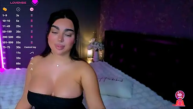 babyleilaa online show from October 31, 11:00 pm