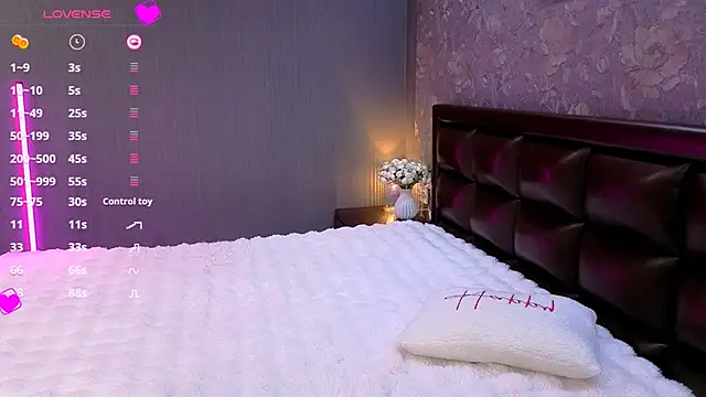 babyleilaa online show from October 4, 7:59 pm