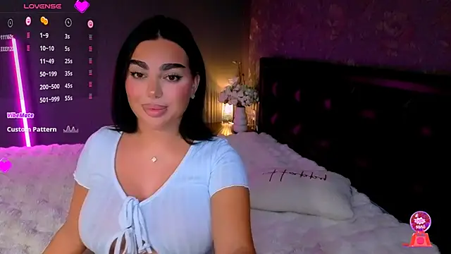 babyleilaa online show from October 19, 7:05 pm