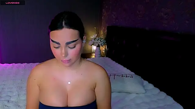 babyleilaa online show from December 3, 11:04 pm