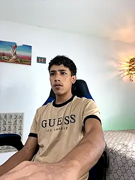 Ostin18hot online show from December 5, 4:22 am