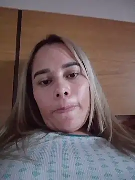 Snapshot of Amelia1_ chatting on June 12, 10:29 pm Amelia1 online show from June 12, 10:29 pm