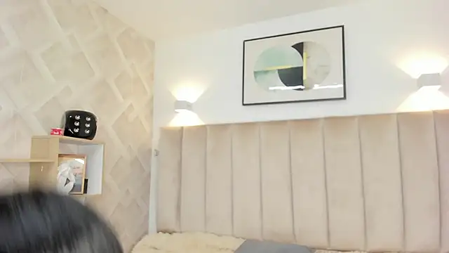 Anniie Queen online show from April 22, 3:57 am