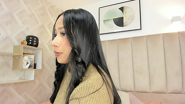 Anniie Queen online show from April 10, 3:35 am