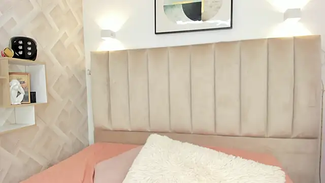 Anniie Queen online show from March 28, 3:51 am