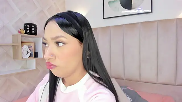 Anniie Queen online show from April 1, 3:08 am