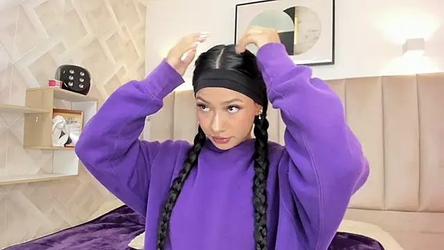 Anniie Queen online show from May 15, 3:37 am