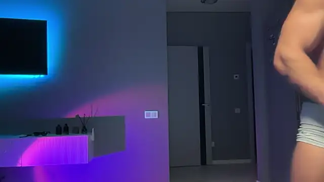 KarlosRichi online show from March 27, 1:58 am