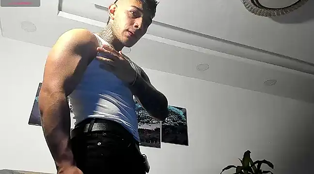 Snapshot of angeel_d035 chatting on December 14, 3:06 am angeel d035 online show from December 14, 3:06 am