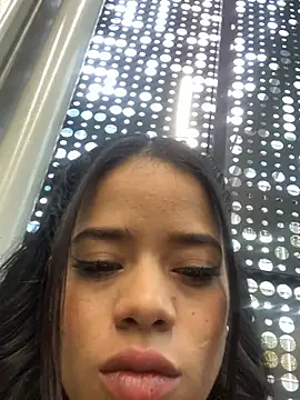alexahoot10 online show from January 8, 9:34 pm