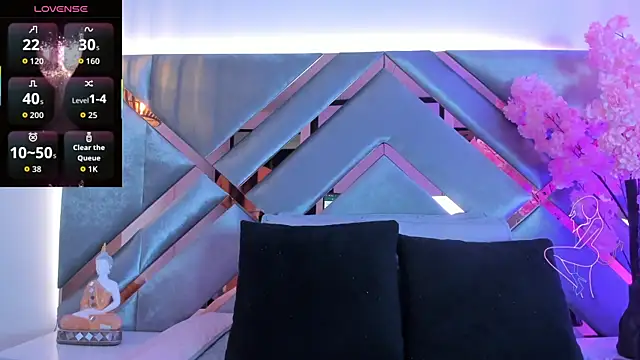 Snapshot of LiaaGenner chatting on November 21, 2:43 am LiaaGenner online show from November 21, 2:43 am