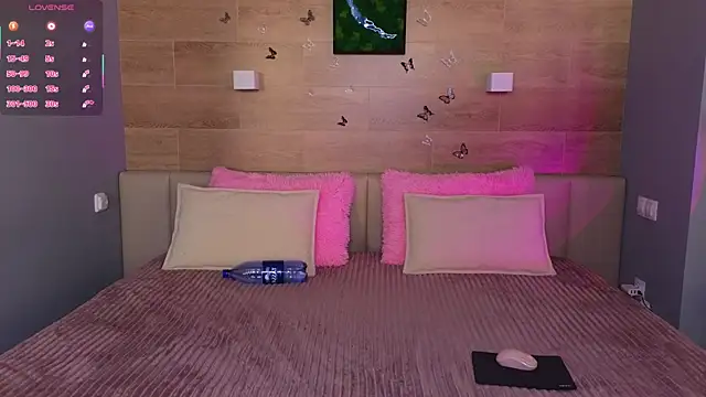 SaraCros online show from October 18, 5:31 am