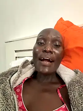 Snapshot of Foxxxyfemale chatting on November 18, 7:55 am Foxxxyfemale online show from November 18, 7:55 am