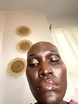 Snapshot of Foxxxyfemale chatting on October 7, 6:25 am Foxxxyfemale online show from October 7, 6:25 am