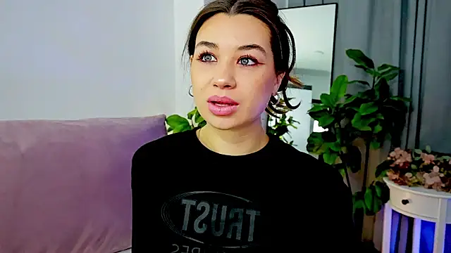 divetagrace online show from February 9, 7:34 pm