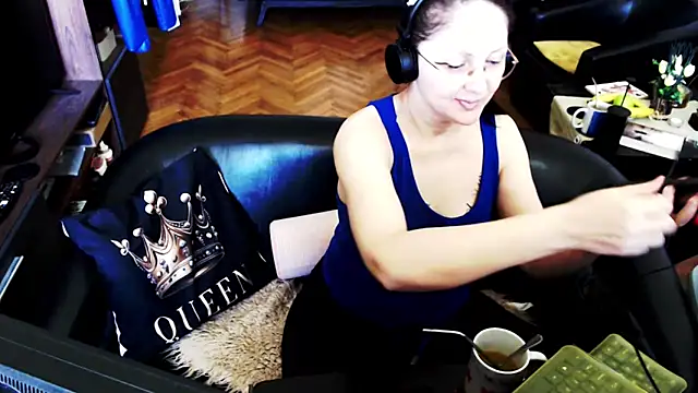 Snapshot of Imperatriza chatting on May 8, 8:07 am Imperatriza online show from May 8, 8:07 am